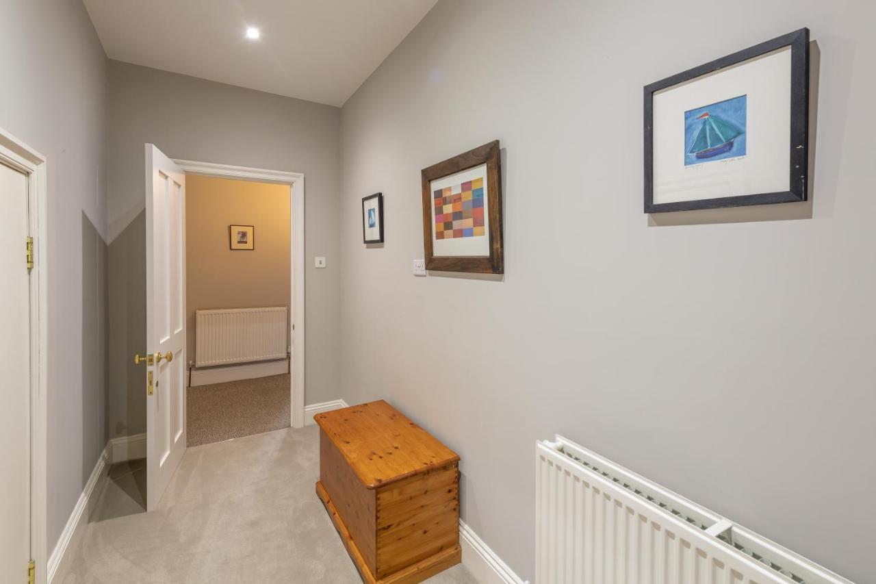 Georgian 2 Bed Apartment With 3 Bathrooms And Parking Bagian luar foto