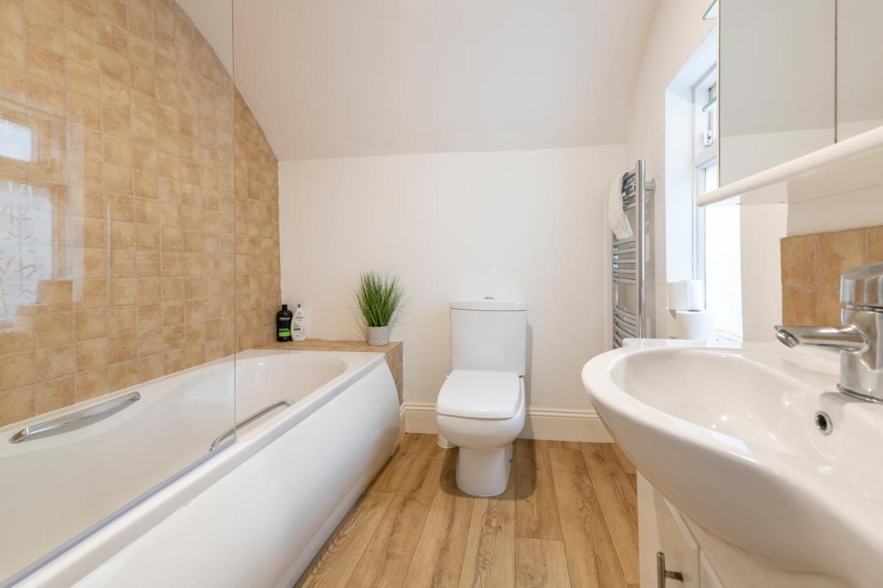 Georgian 2 Bed Apartment With 3 Bathrooms And Parking Bagian luar foto